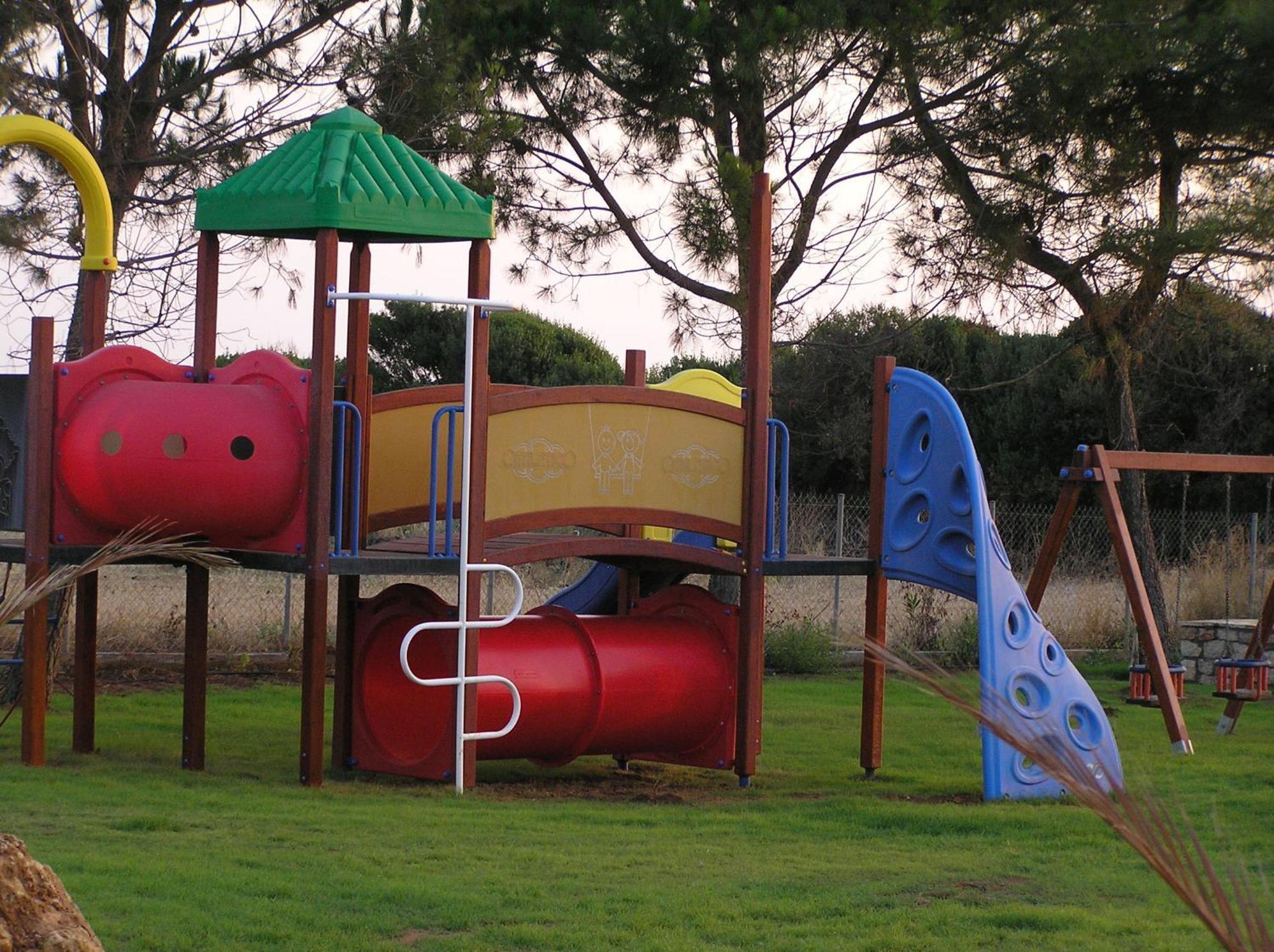 كيوبارِسِيا Irida Beach Resort Suites المظهر الخارجي الصورة