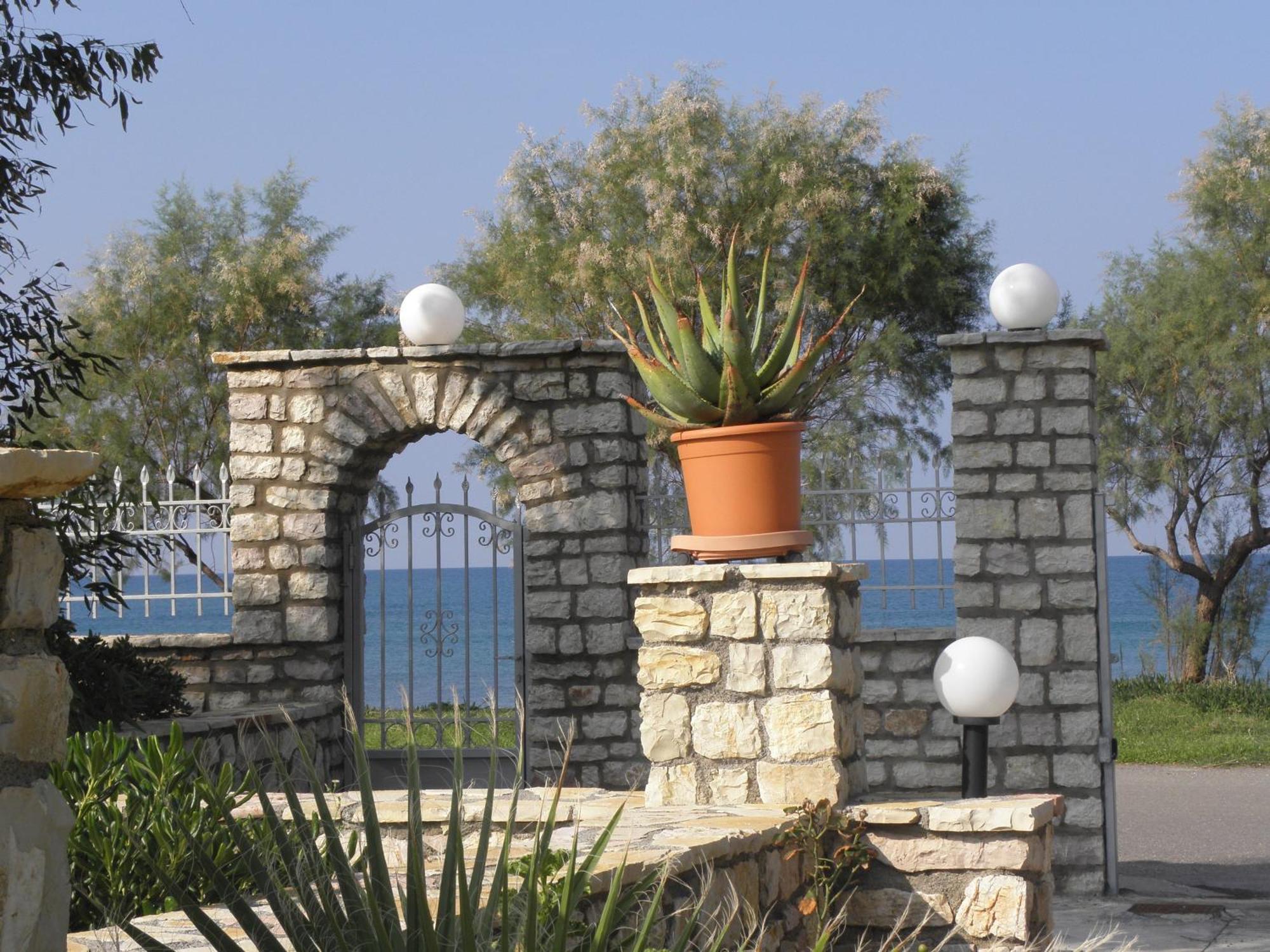 كيوبارِسِيا Irida Beach Resort Suites المظهر الخارجي الصورة